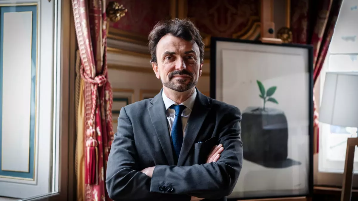 Fransa'da yolsuzluk operasyonu! Emmanuel Macron'un rakibi Gregory Douce gözaltına alındı