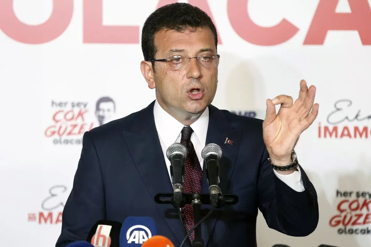 İmamoğlu'ndan baba ve eşinin evinin aranmasına tepki: Ailemizi taciz etmeyi bırakın