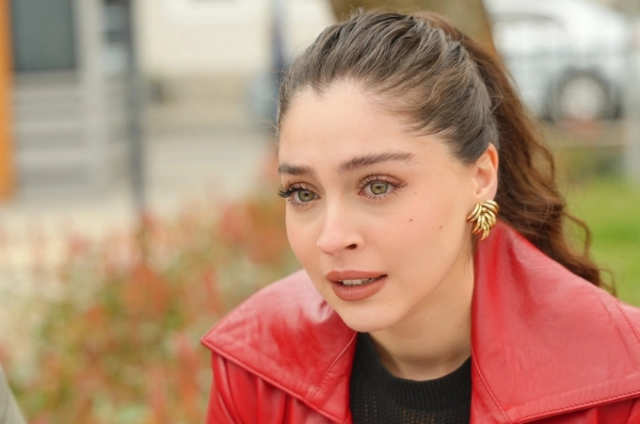 Leyla 28. bölüm tek parça full HD izleme linki var mı?