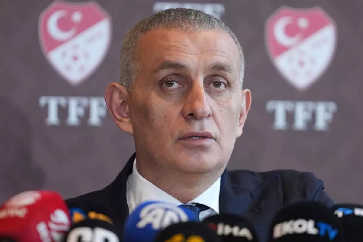 Trabzonsporlu taraftarlar, TFF Başkanı İbrahim Hacıosmanoğlu'nun kulüpten ihraç edilmesini istiyor