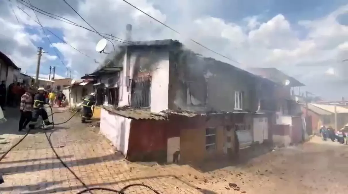 Biga'da ev yangını