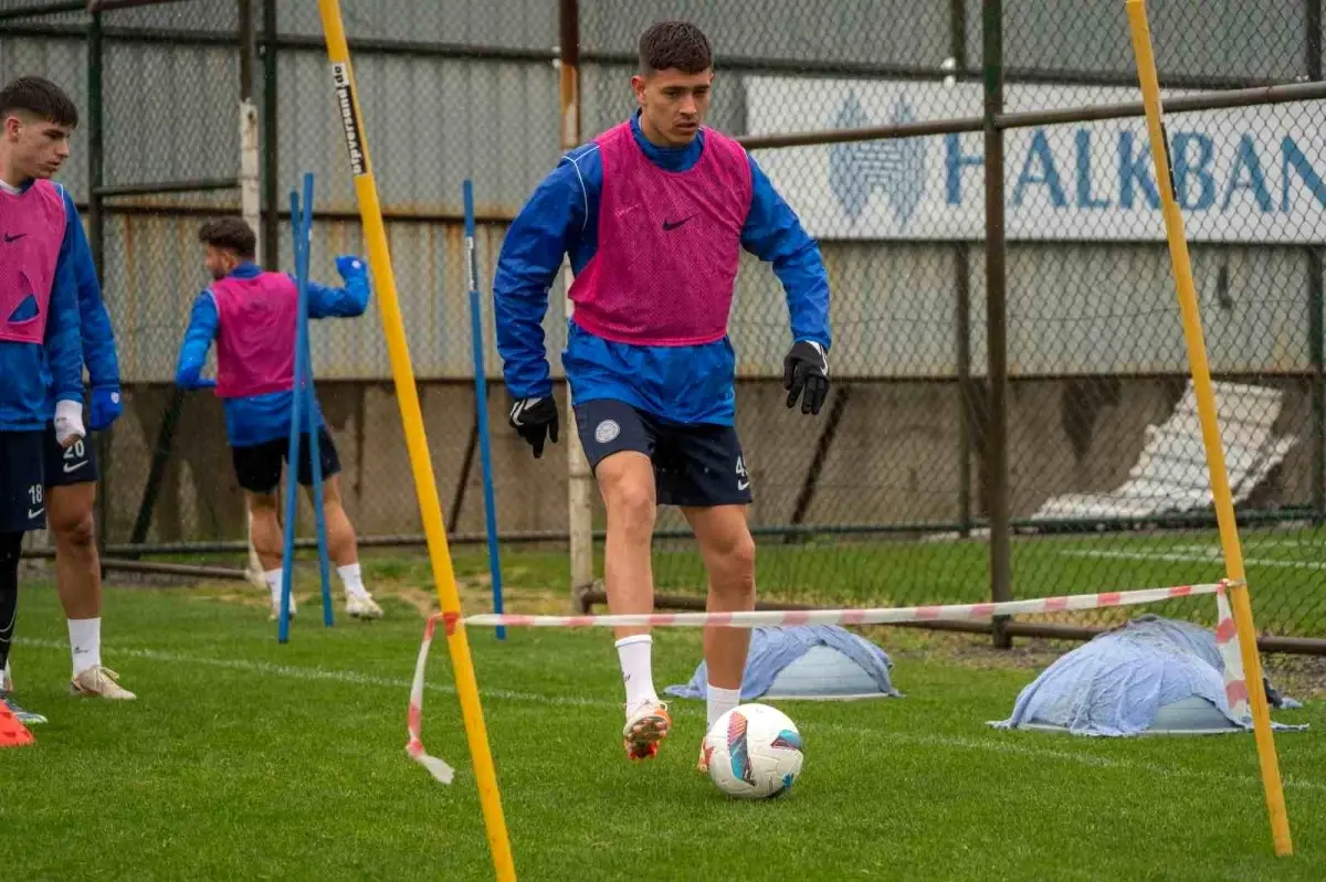 Çaykur Rizespor, Trabzonspor Maçına Hazırlıklarını Sürdürüyor