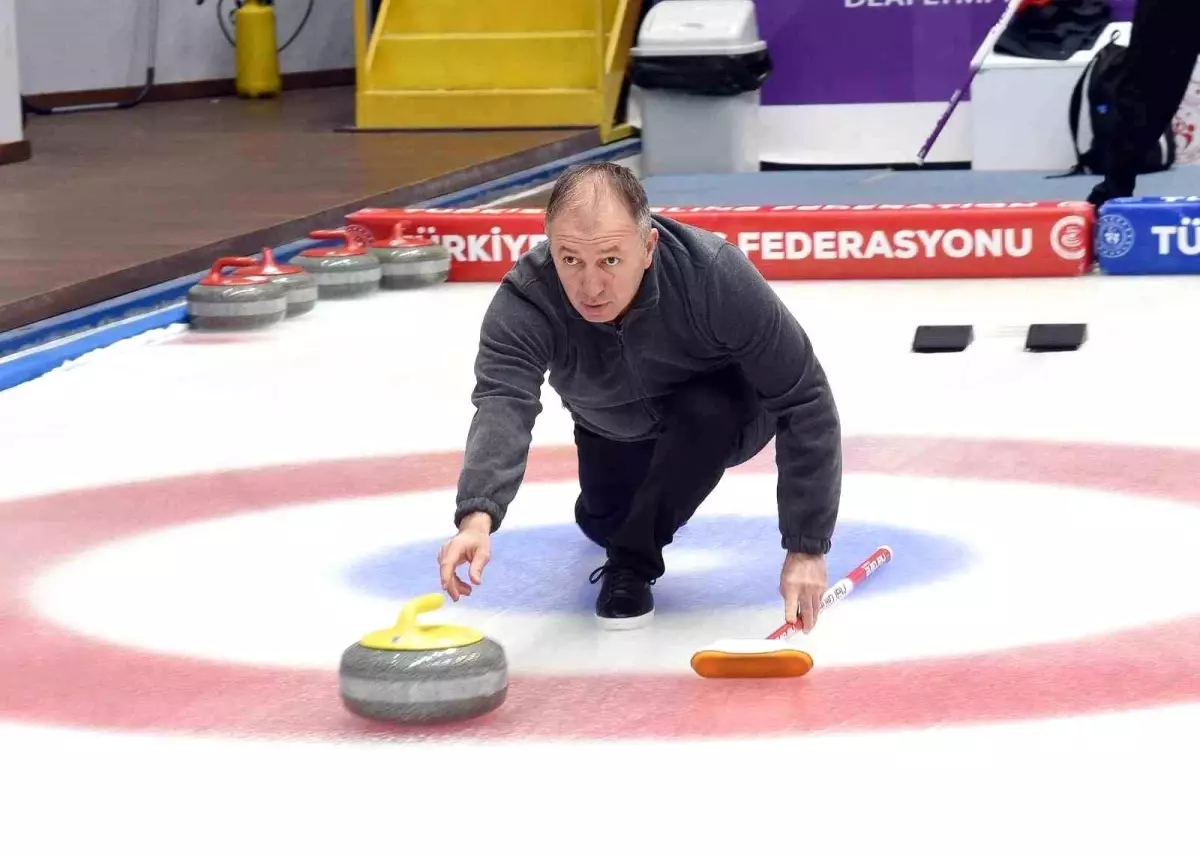 Erzurum Gençlik ve Spor İl Müdürü Curling Müsabakalarında Forma Giyiyor