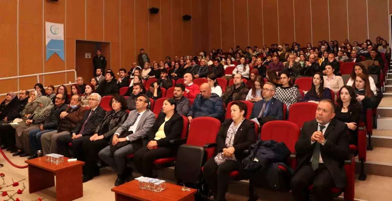 ESOGÜ Eğitim şehitlerini andı