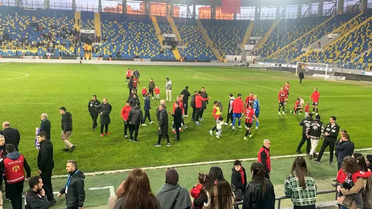 Gençlerbirliği Oyuncusu Fıratcan Üzüm'den Tehditkar Davranış