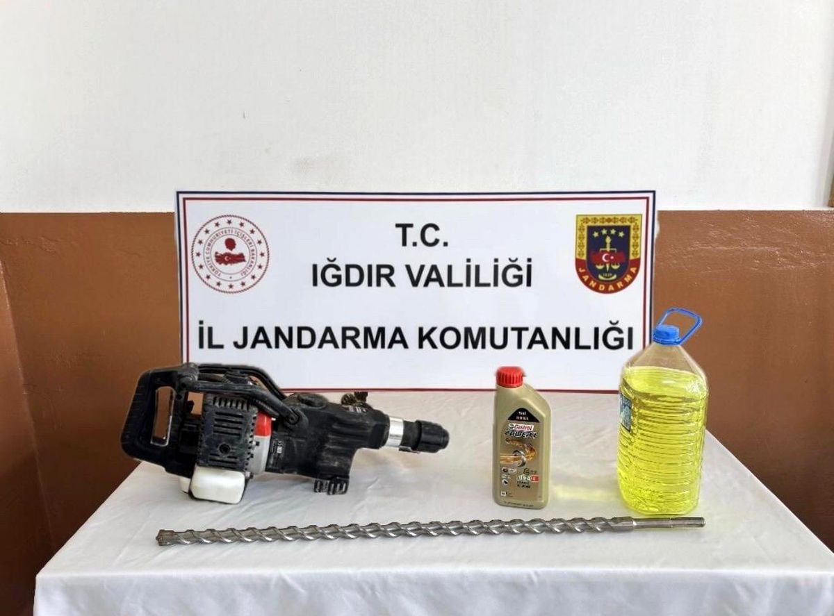 Iğdır'da İzinsiz Kazı Yapan 5 Kişi Gözaltına Alındı
