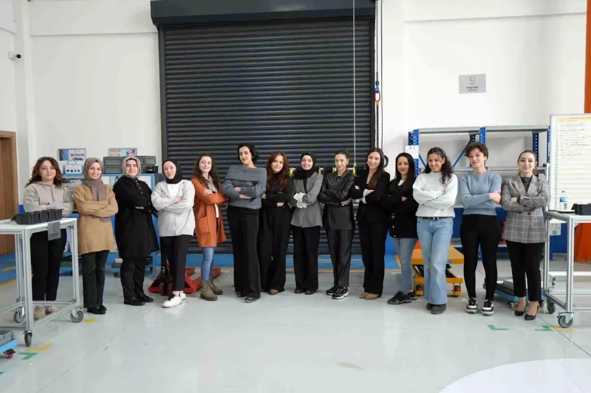 Kadın Mühendis Yetiştirme Okulu eğitime başladı