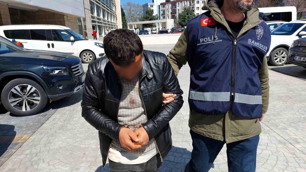 Samsun'da Eşini Tehdit Eden Baba Kızını Bıçakla Yaraladı