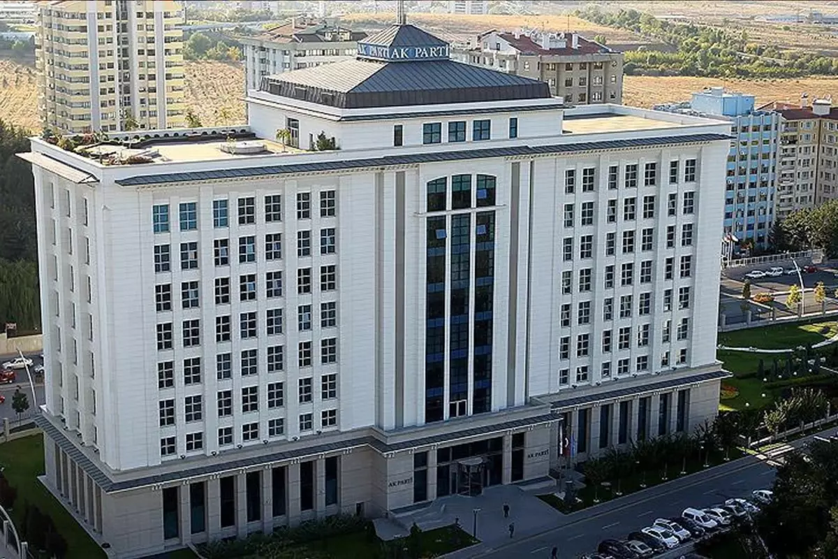 Özel harekat polisi beylik tabancasıyla intihar etti