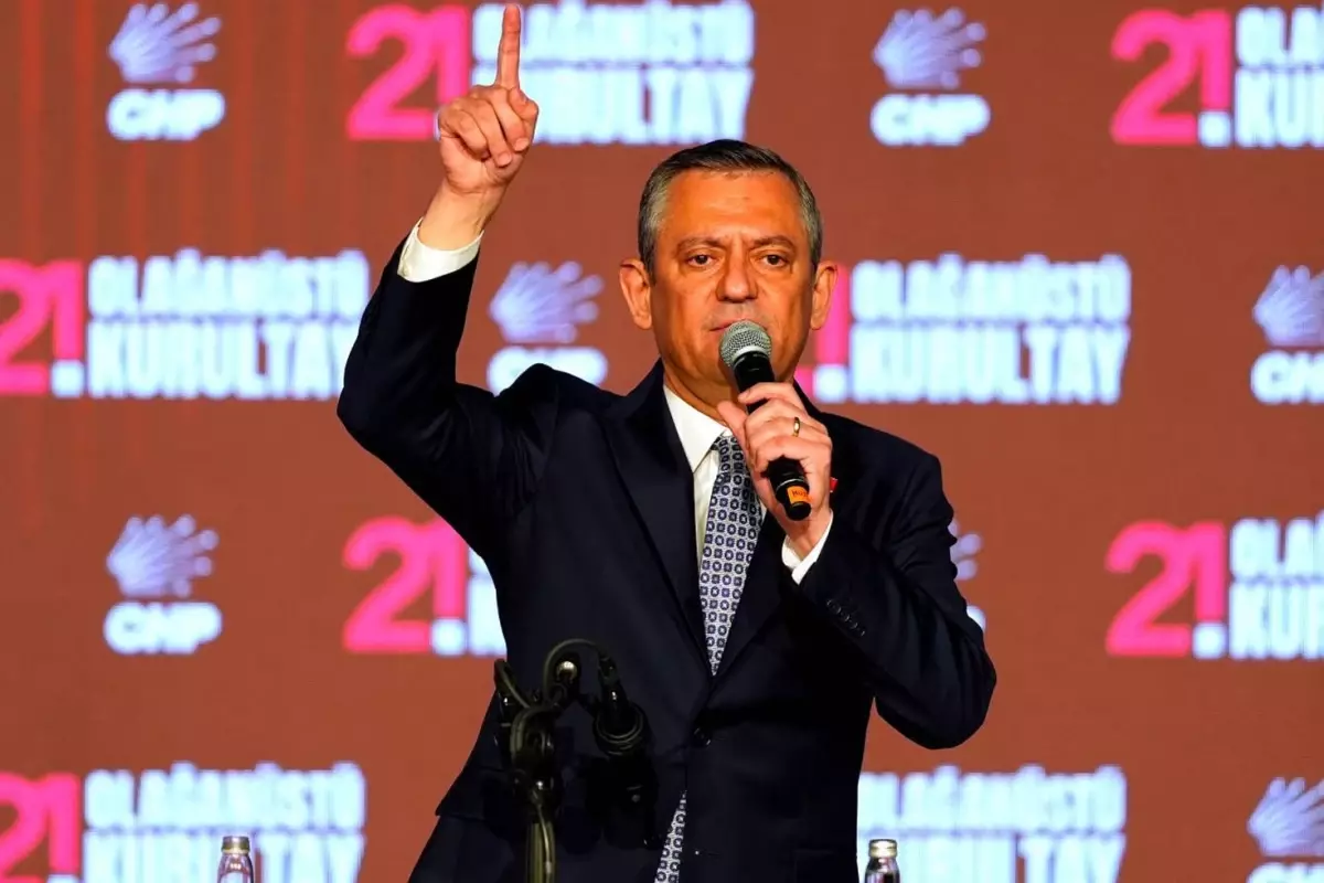 Özgür Özel'den Bakan Tekin için çok sert sözler