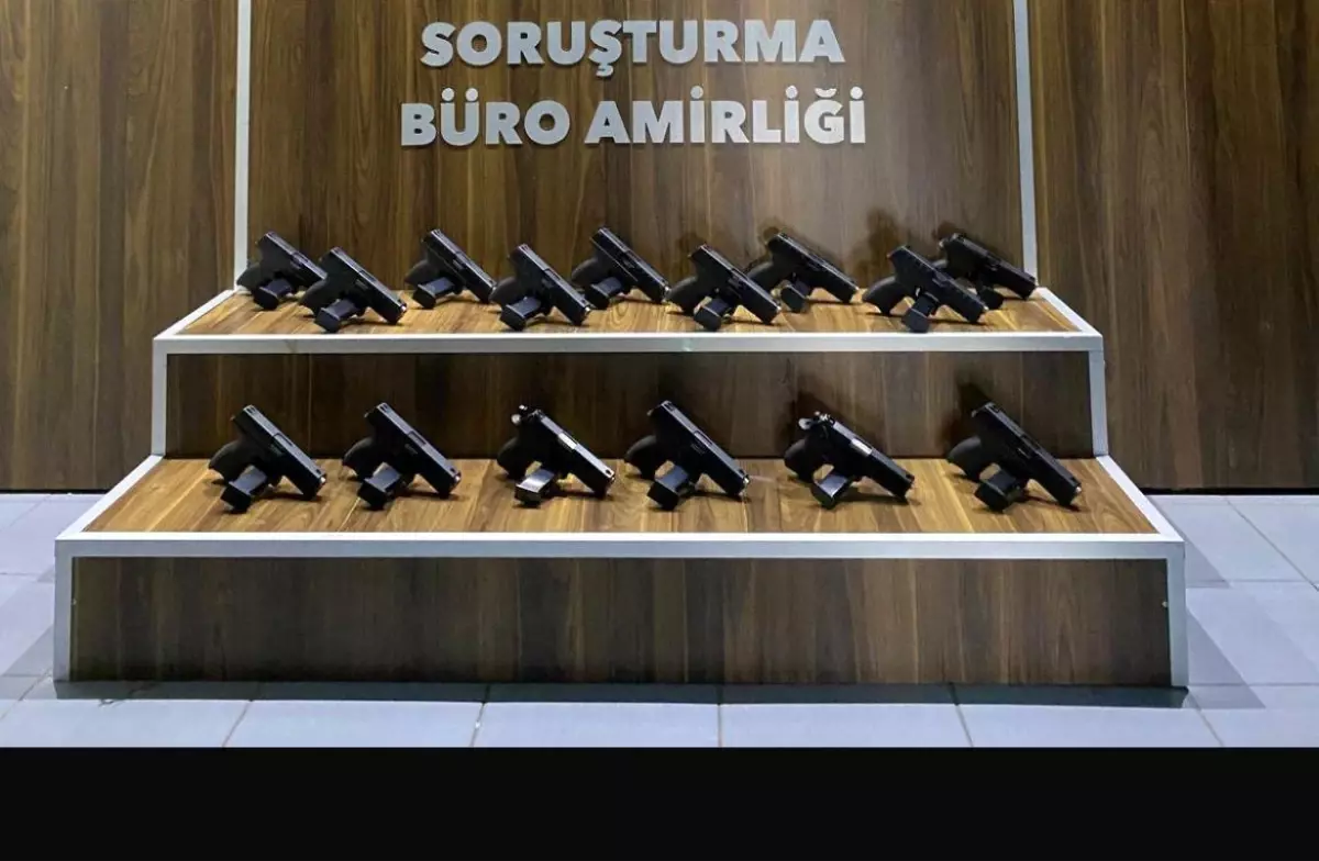 İzmir'de Ruhsatsız Silah Ticareti Operasyonu
