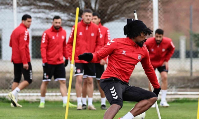 Sivasspor - Fenerbahçe maçının hakemi kim? Net Global Sivasspor - Fenerbahçe maçı ne zaman, saat kaçta?