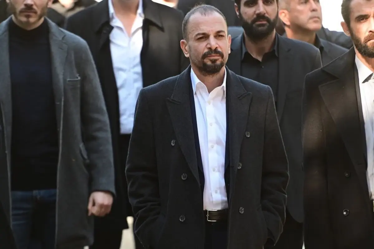 Uzun süredir sessizliğine bürünen Burak Altay'dan hastane odasından paylaşım