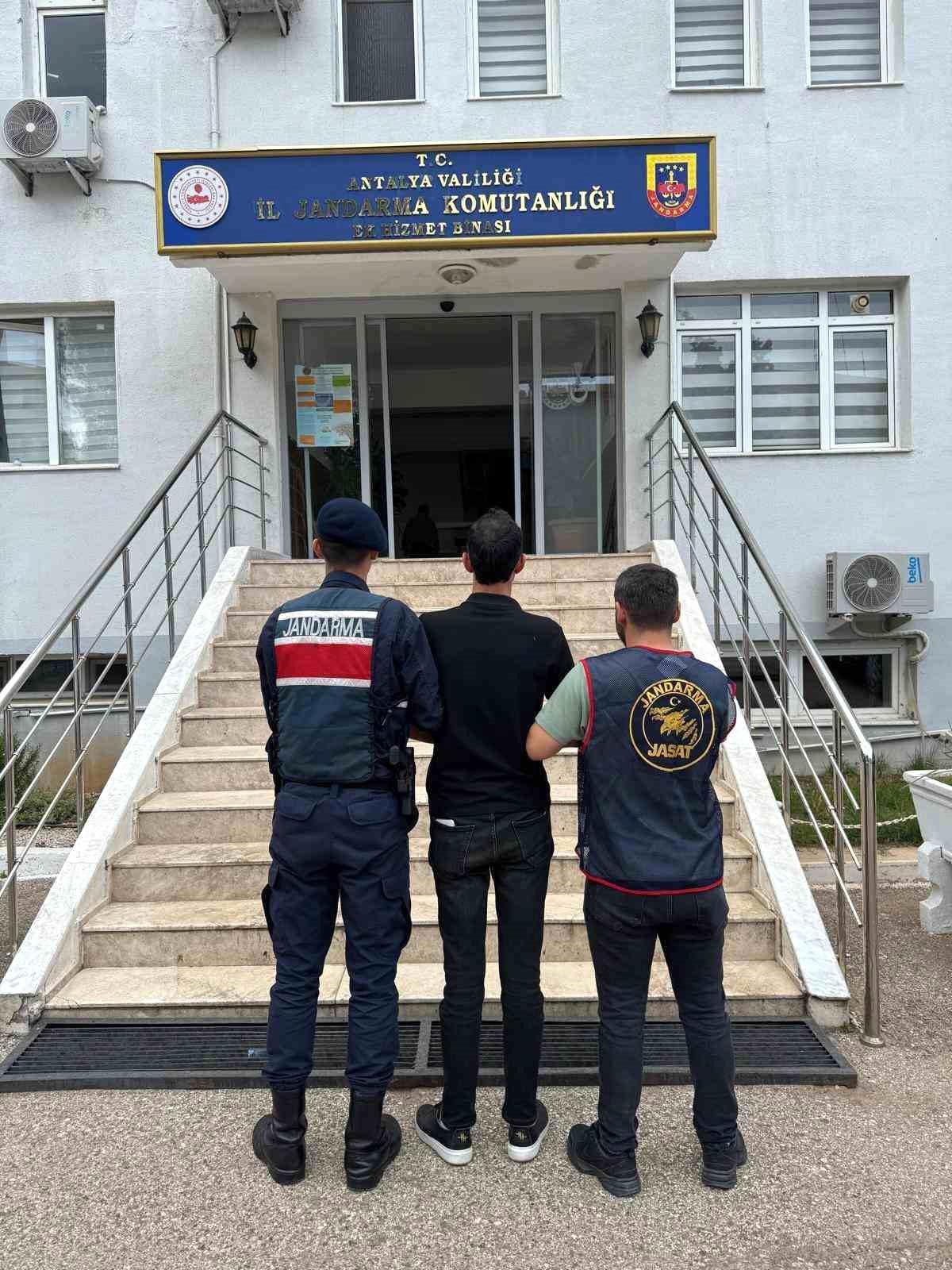 Antalya'da 279 Aranan Şahıs Yakalandı