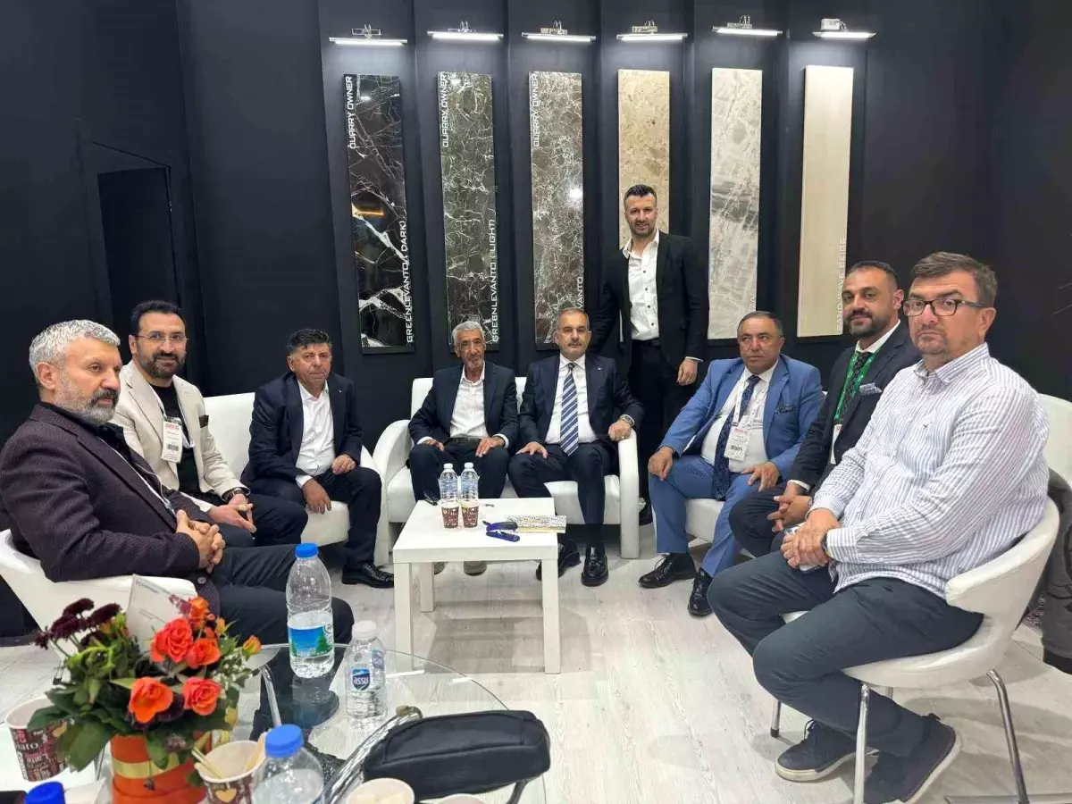 Elazığ Ticaret ve Sanayi Odası Başkanı, Doğaltaş Fuarı'nı Ziyaret Etti
