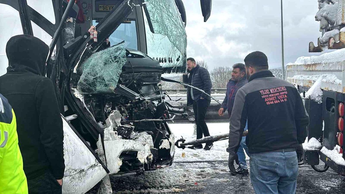 Bolu Dağı Geçişinde Zincirleme Kaza: 10 Yaralı