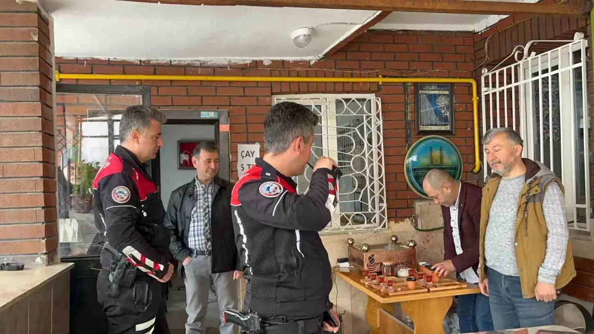 Eskişehir'de Polis Haftası Sürprizi: İhbar Sonrası Şiir ve Dua