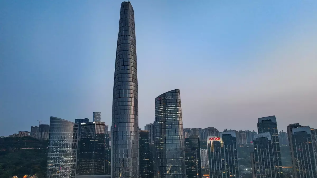 Chongqing'de Yeni Gökdelende İnşaat Çalışmaları Tamamlandı