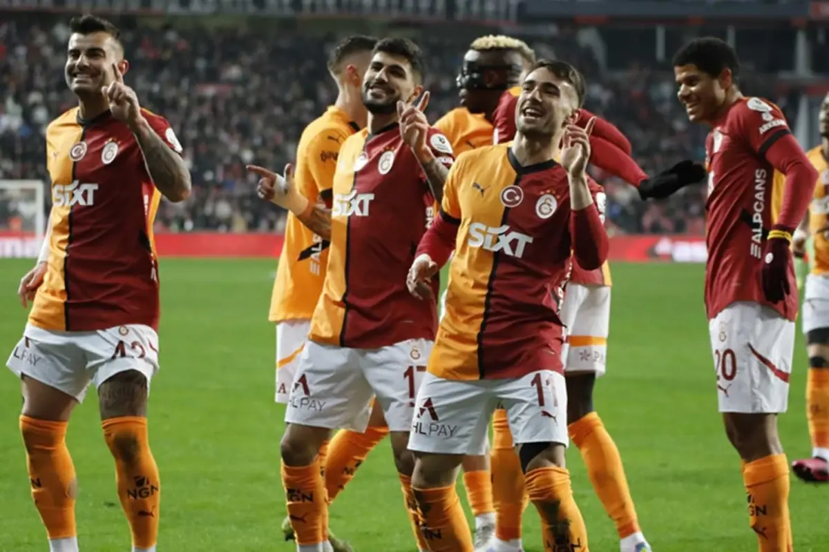 Galatasaray, Samsunspor'u deplasmanda 2-0 yendi