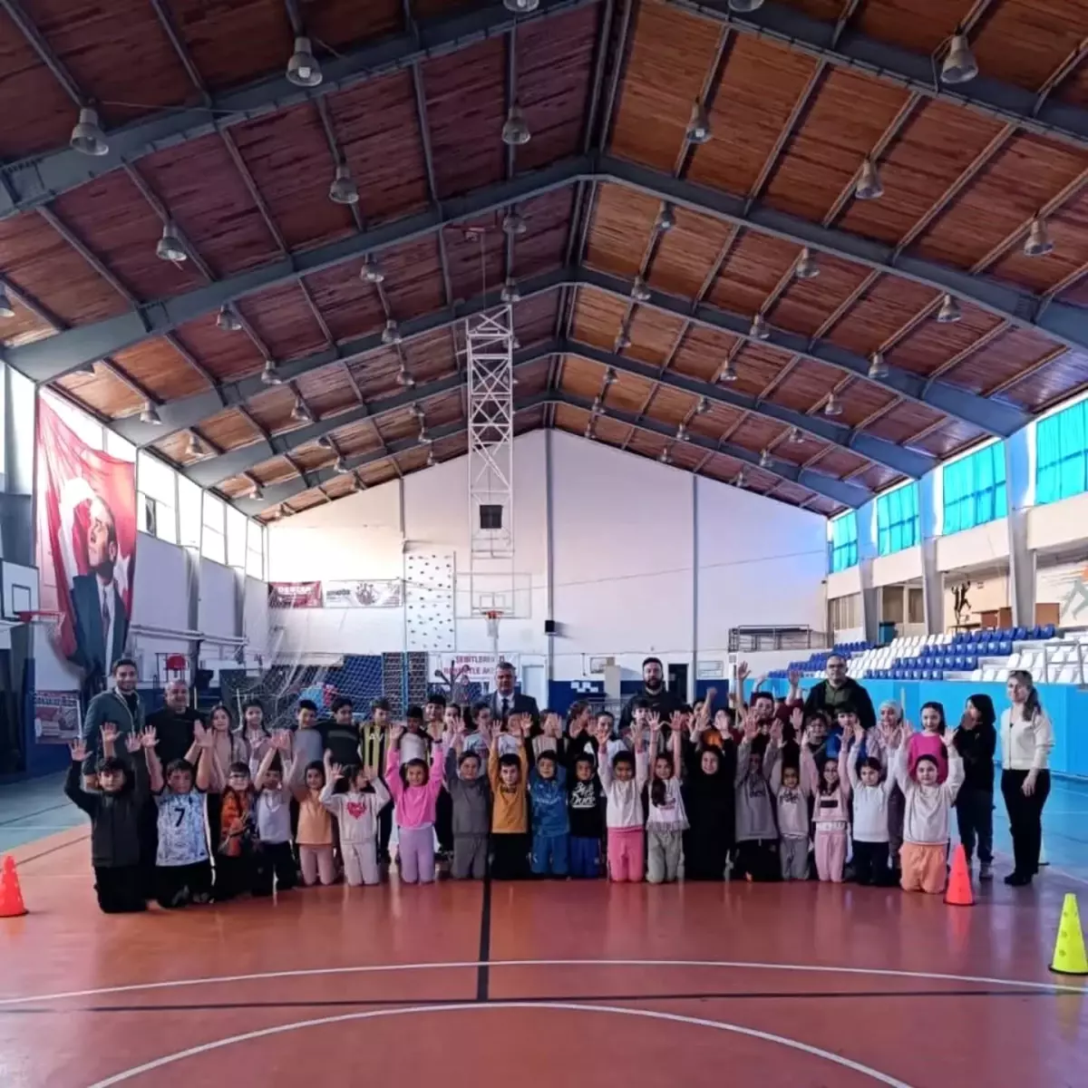 Gediz'de 'Spora İlk Adım' Projesi İle Öğrenciler Sporla Tanışıyor
