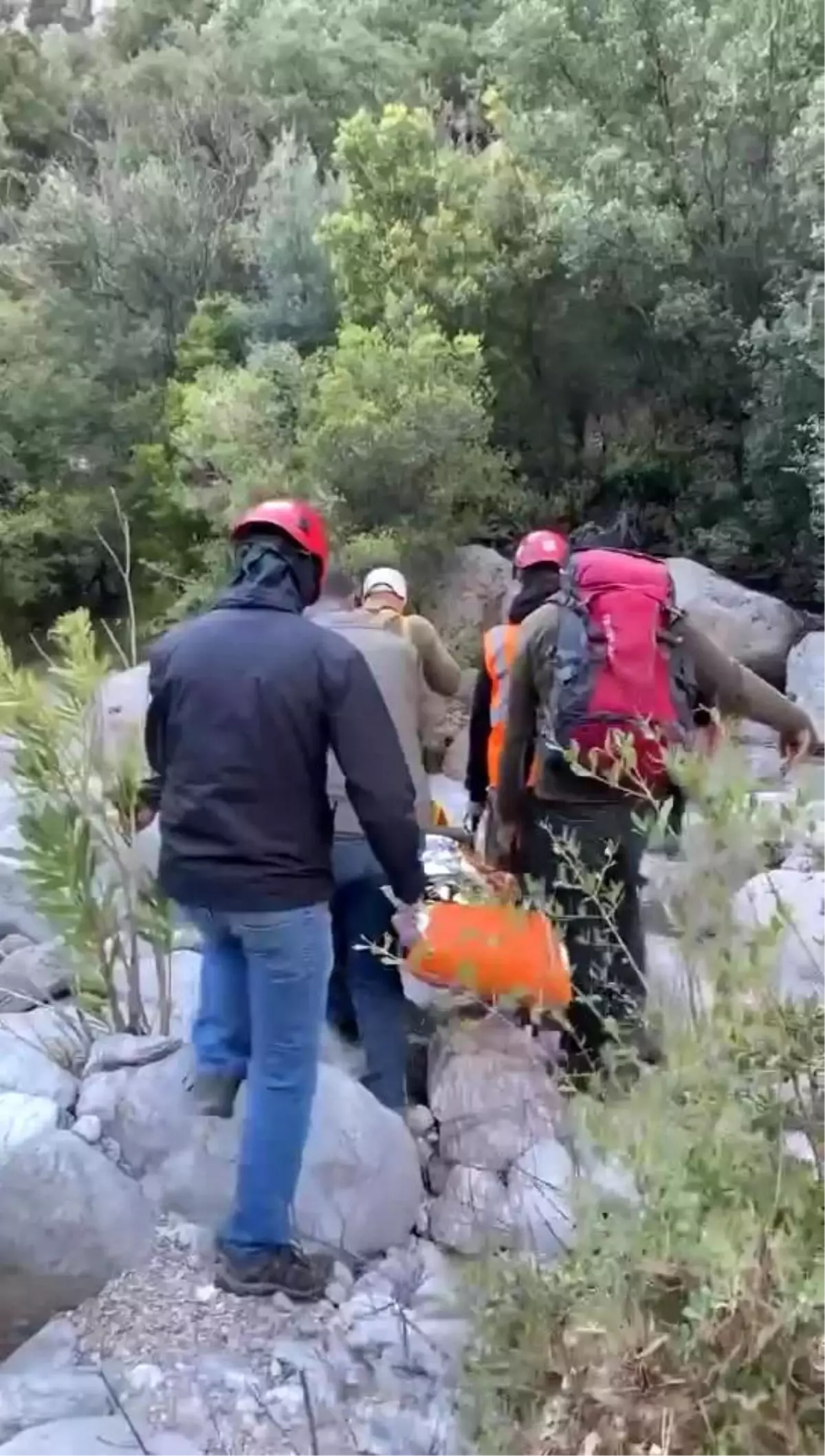 Antalya'da Sakatlanan Milli Parklar Görevlisi JAK Ekipleri Tarafından Kurtarıldı