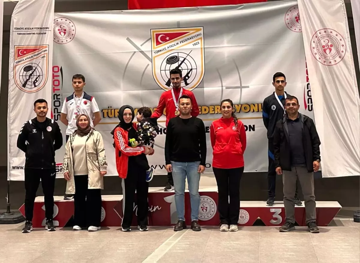 Erdemli'de Havalı Silahlar Türkiye Şampiyonası'nda Erzincanlı Sporcular Başarı Elde Etti