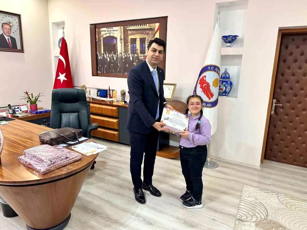 Hisarcık'ta kitap kurdu öğrenciler ödüllendirildi