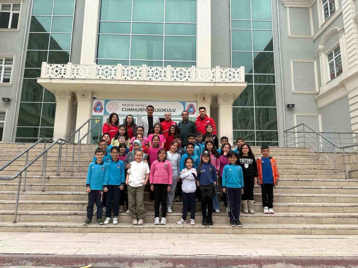 Kırşehir Cumhuriyet İlkokulu'ndan Filistinli Çocuklara Yardım Kampanyası