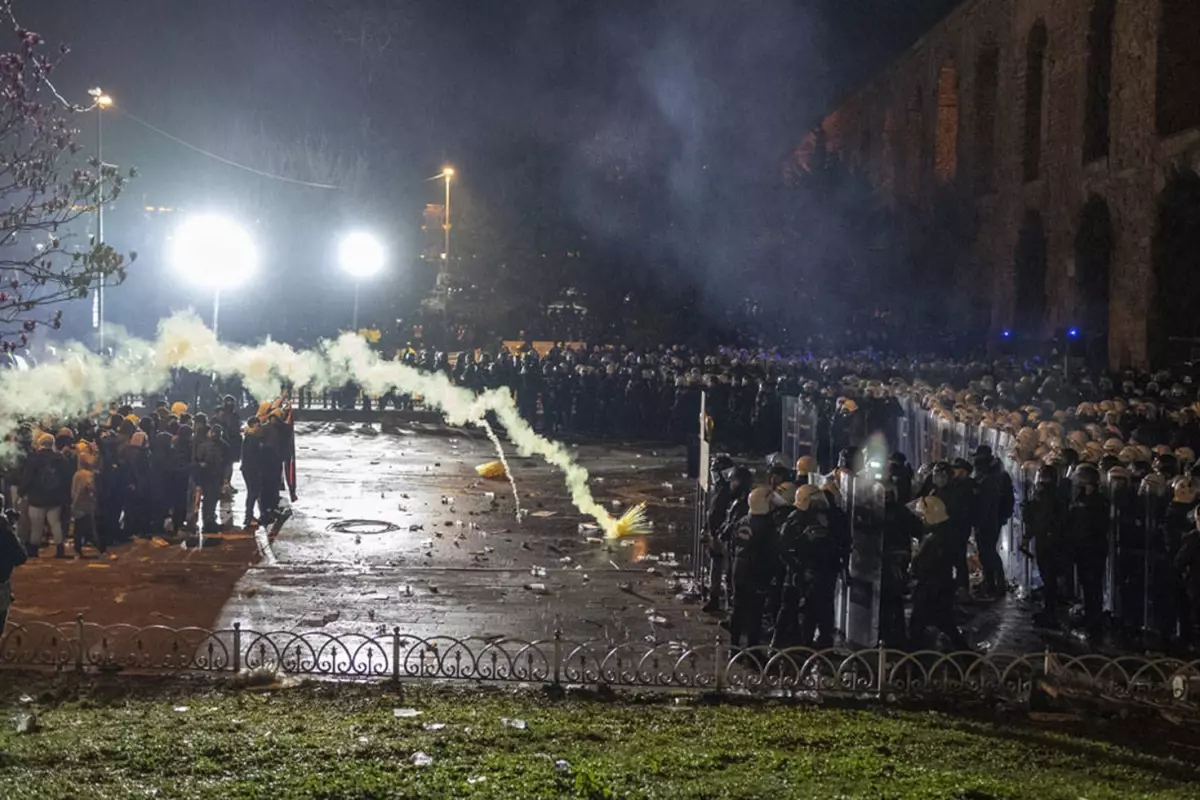 İstanbul'da protestolarda tutuklanan 34 öğrenci daha tahliye edildi