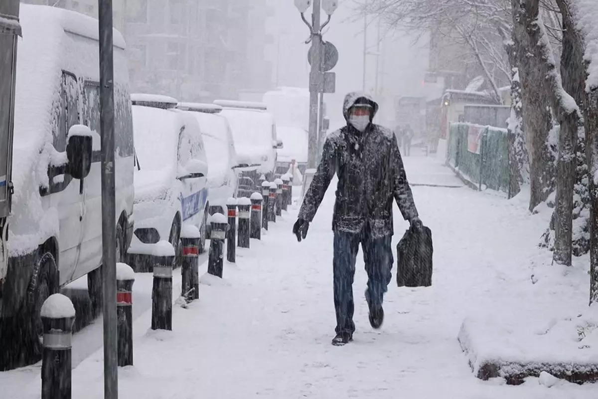 İstanbul'un 3 ilçesinde kar yağışı etkili oluyor