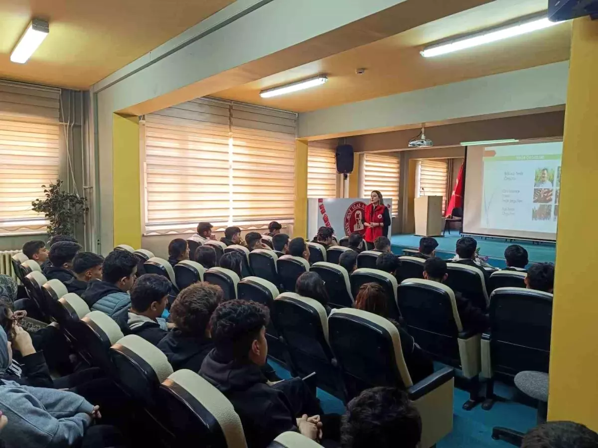 Erzurum'da Öğrencilere Terörle Mücadele Bilgilendirmesi