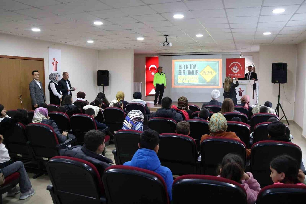 Erzurum'da 'Minik Trafik Dedektifleri' Etkinliği Düzenlendi