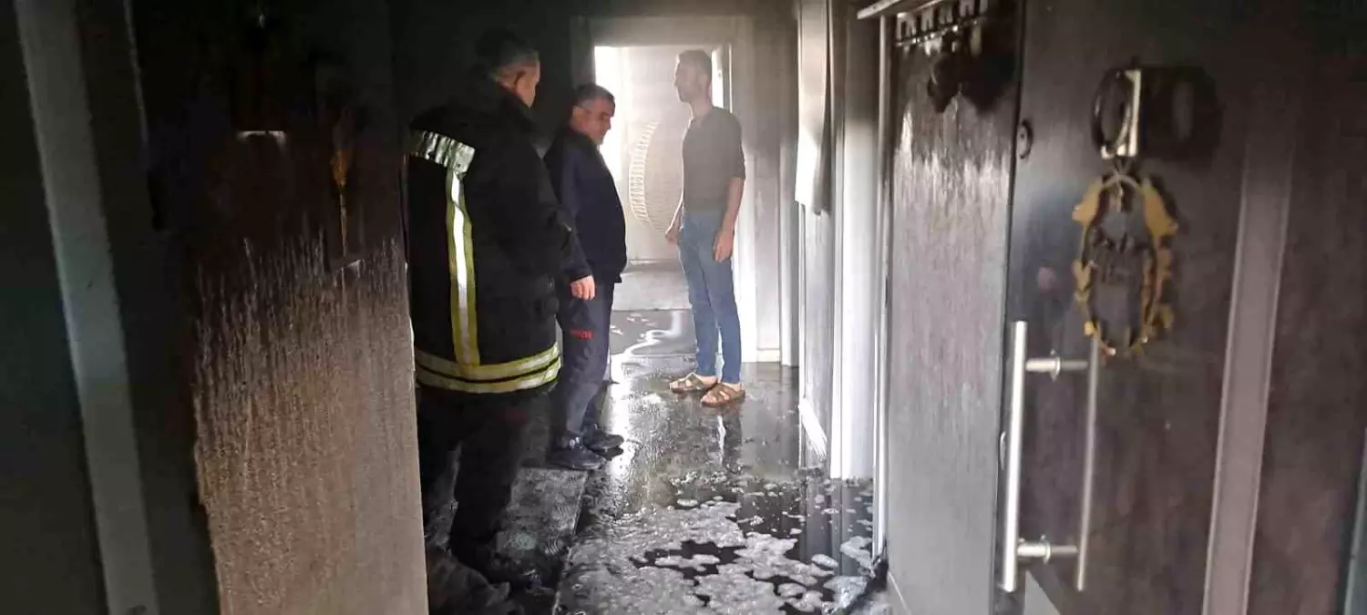 Muş'ta Köy Evinde Yangın: Maddi Hasar Meydana Geldi