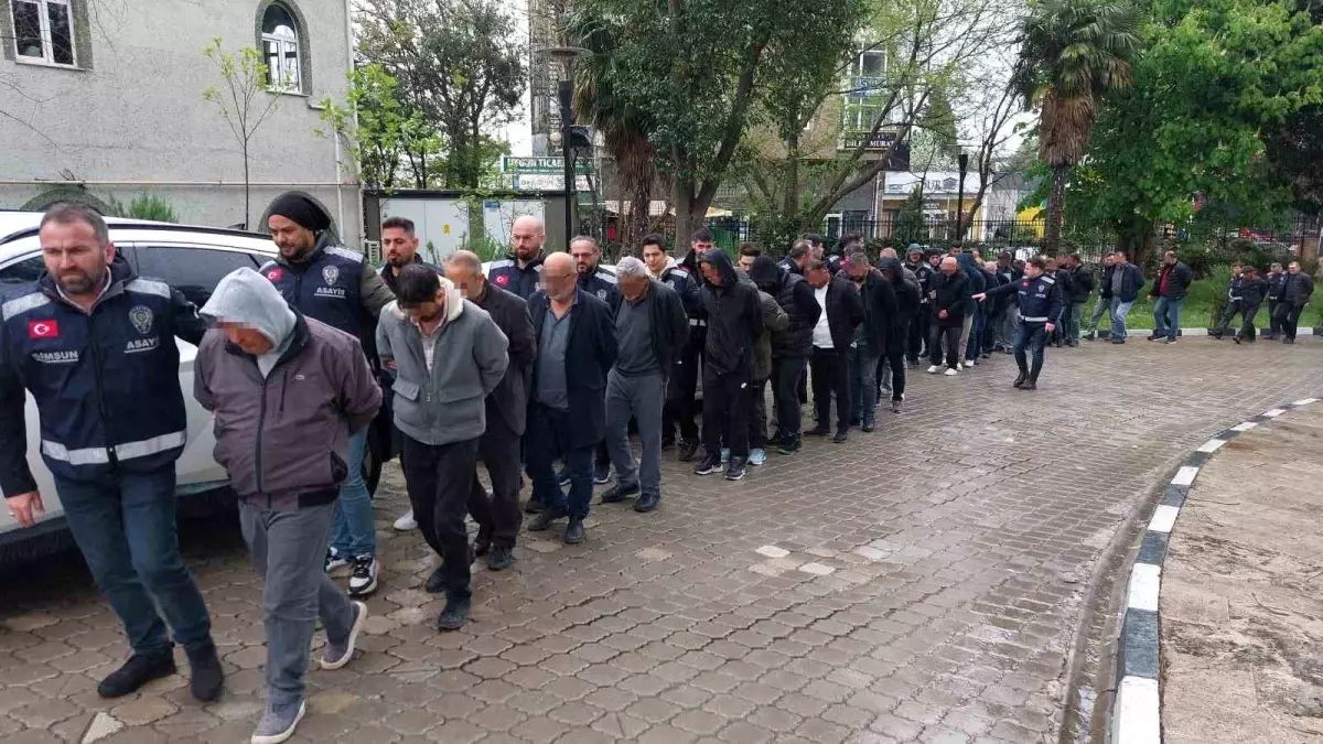 Samsun Merkezli Büyük Araç Operasyonu: 50 Gözaltı, 30 Şüpheli Adliyeye Sevk Edildi