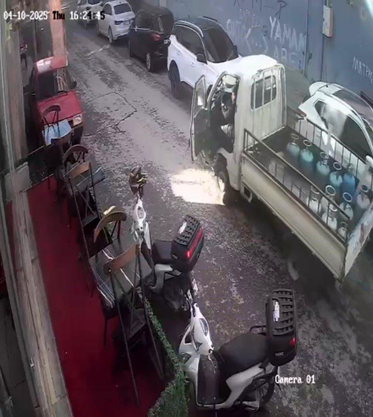 13 Yaşındaki Yusuf, Kontrolden Çıkan Kamyoneti Durdurarak Facianın Önüne Geçti