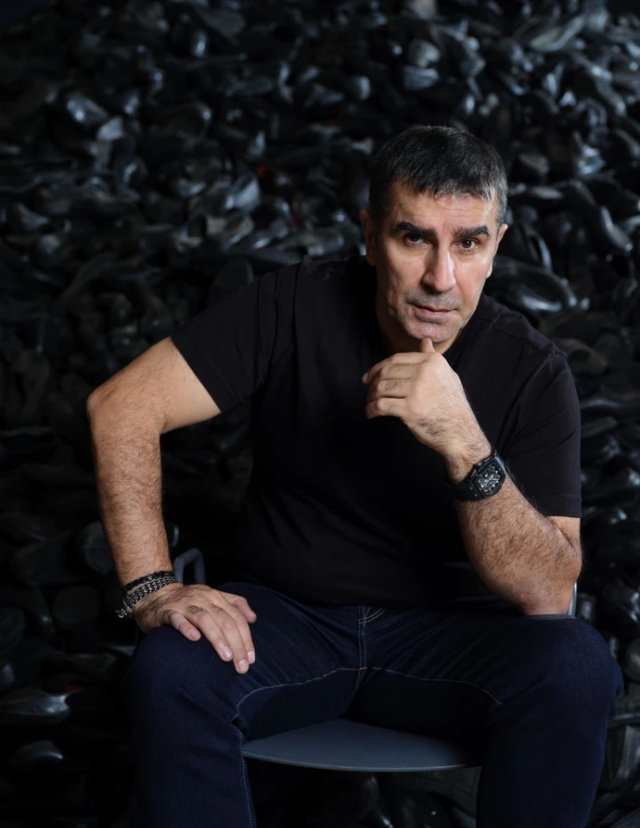 Ahmet Güneştekin'in 'Alfabe Lahitleri' Corriere Della Sera'nın kapağında Ahmet Güneştekin'in 'Alfabe Lahitleri' Corriere Della Sera'nın kapağında