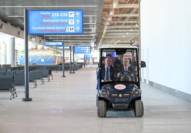 Antalya Havalimanı yeni terminal binaları hizmete açılıyor: Yolcu kapasitesi yüksek 2. havalimanı Antalya Havalimanı yeni terminal binaları hizmete açılıyor: Yolcu kapasitesi yüksek 2. havalimanı