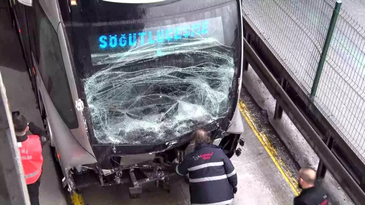 Avcılar'da Metrobüs Kazası: 21 Yaralı