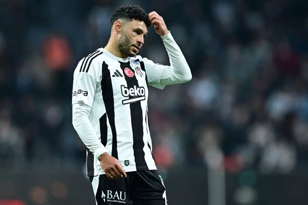 Beşiktaş, RAMS Başakşehir'e sahasında 2-0 yenildi