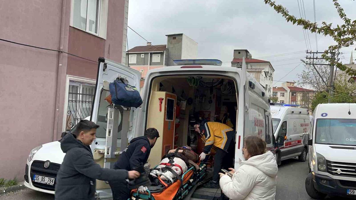Tekirdağ'da Motosiklet ile Servis Minibüsü Çarpıştı: İki Yaralı