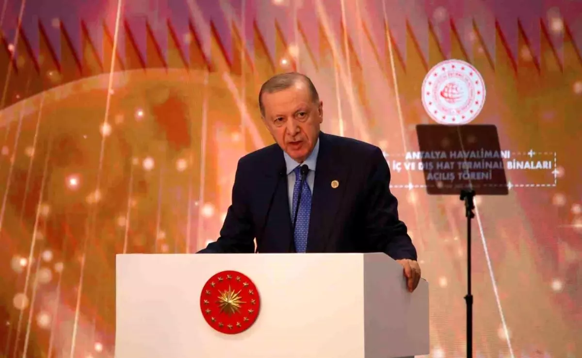 Cumhurbaşkanı Erdoğan: "Batı karşısında eğilip bükülenler, el pençe divan duranlar bizim bu dik duruşumuzu anlayamaz"