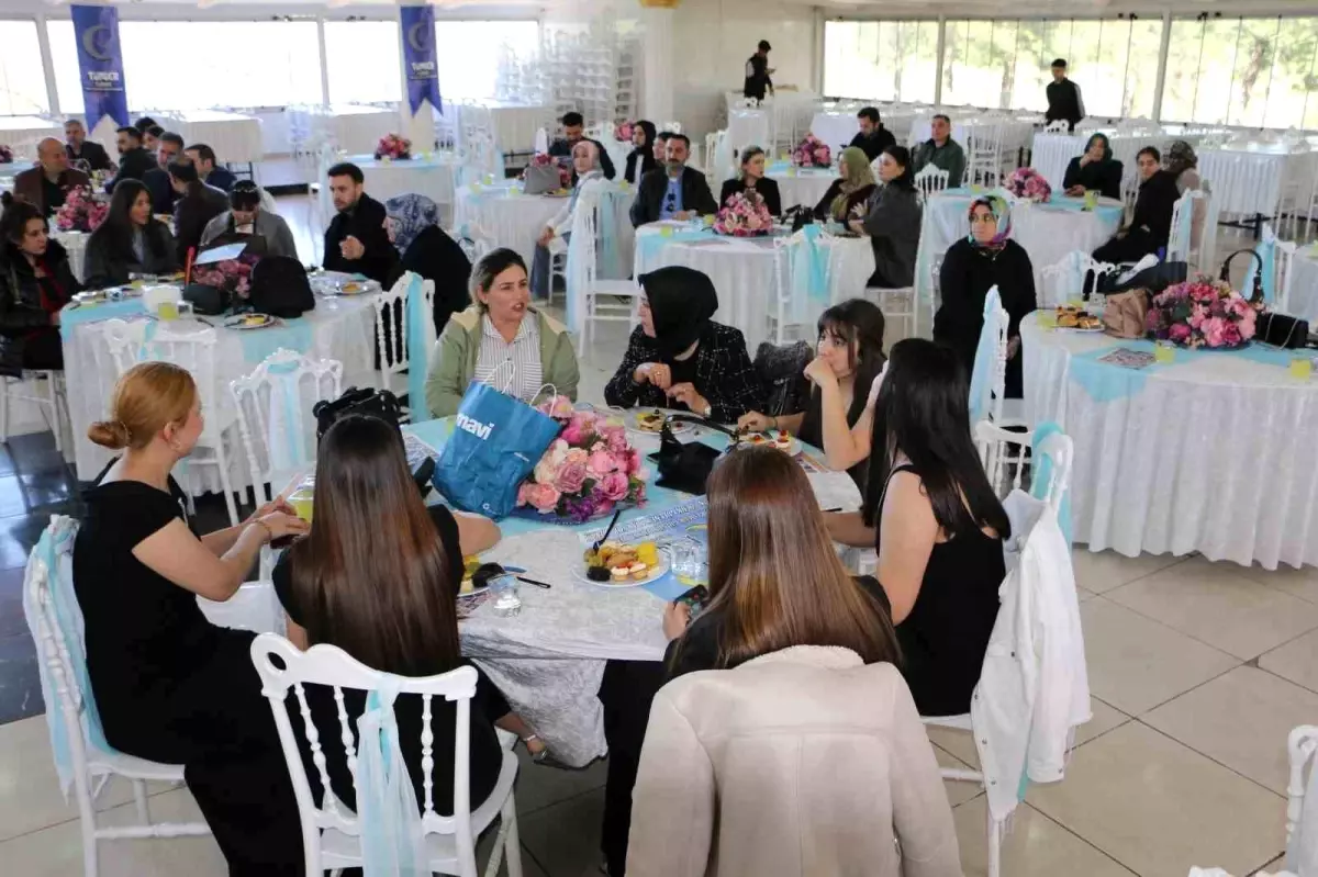Diyarbakır'da Kız Öğrenciler İçin Destek Etkinliği