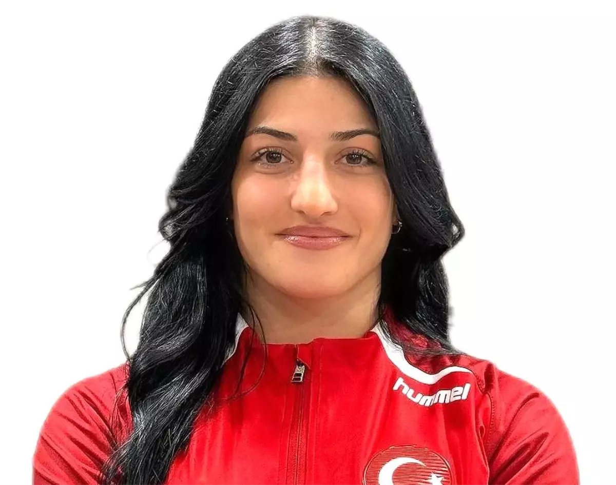 Elvira Kamaloğlu Avrupa Güreş Şampiyonası'nda Gümüş Madalya Kazandı