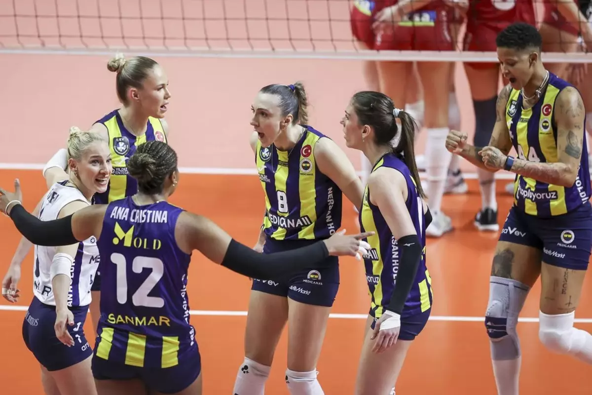 Fenerbahçe, Galatasaray'ı devirdi