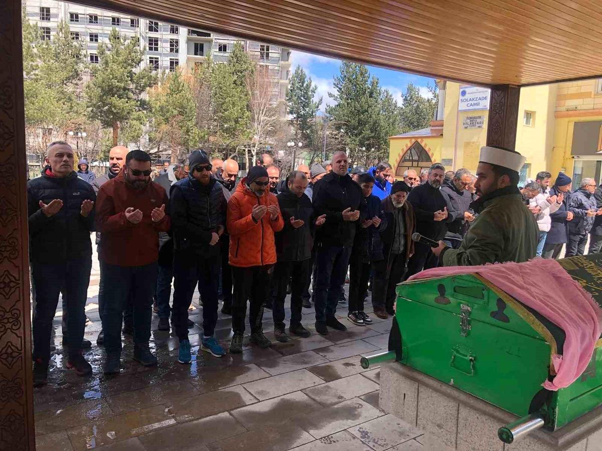 Güven Uşun'un Annesi Gülten Uşun Son Yolculuğuna Uğurlandı