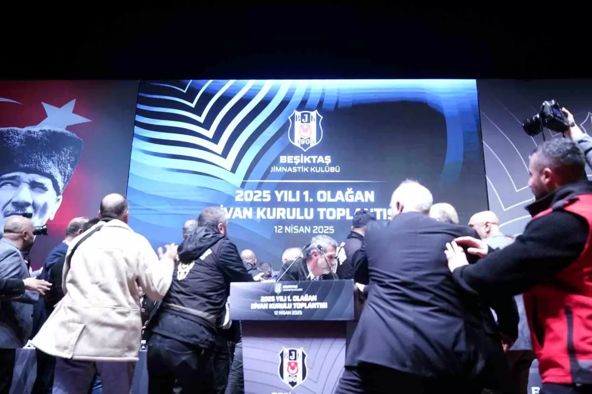 Beşiktaş Divan Kurulu Toplantısı Gerginlik Sebebiyle İptal Edildi