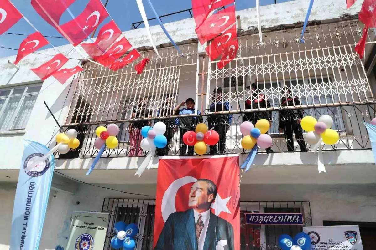 Polislerden 9 Yaşındaki Bahri'ye Sürpriz Doğum Günü Kutlaması