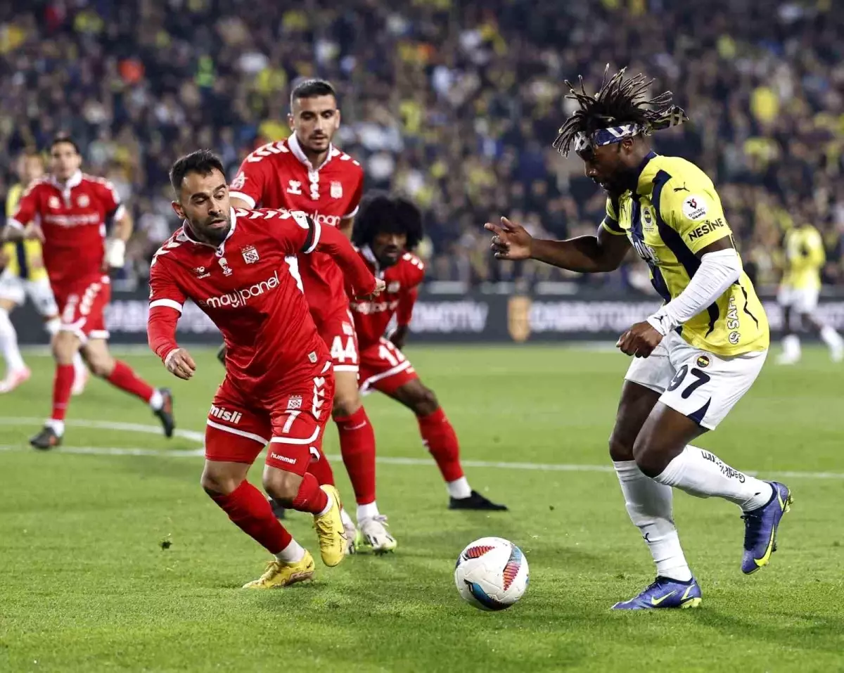 Fenerbahçe, Sivasspor ile 38. Randevusuna Çıkıyor