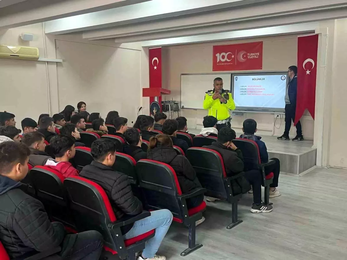 Sultanhisar polisi öğrencilere trafik güvenliği eğitimi verdi