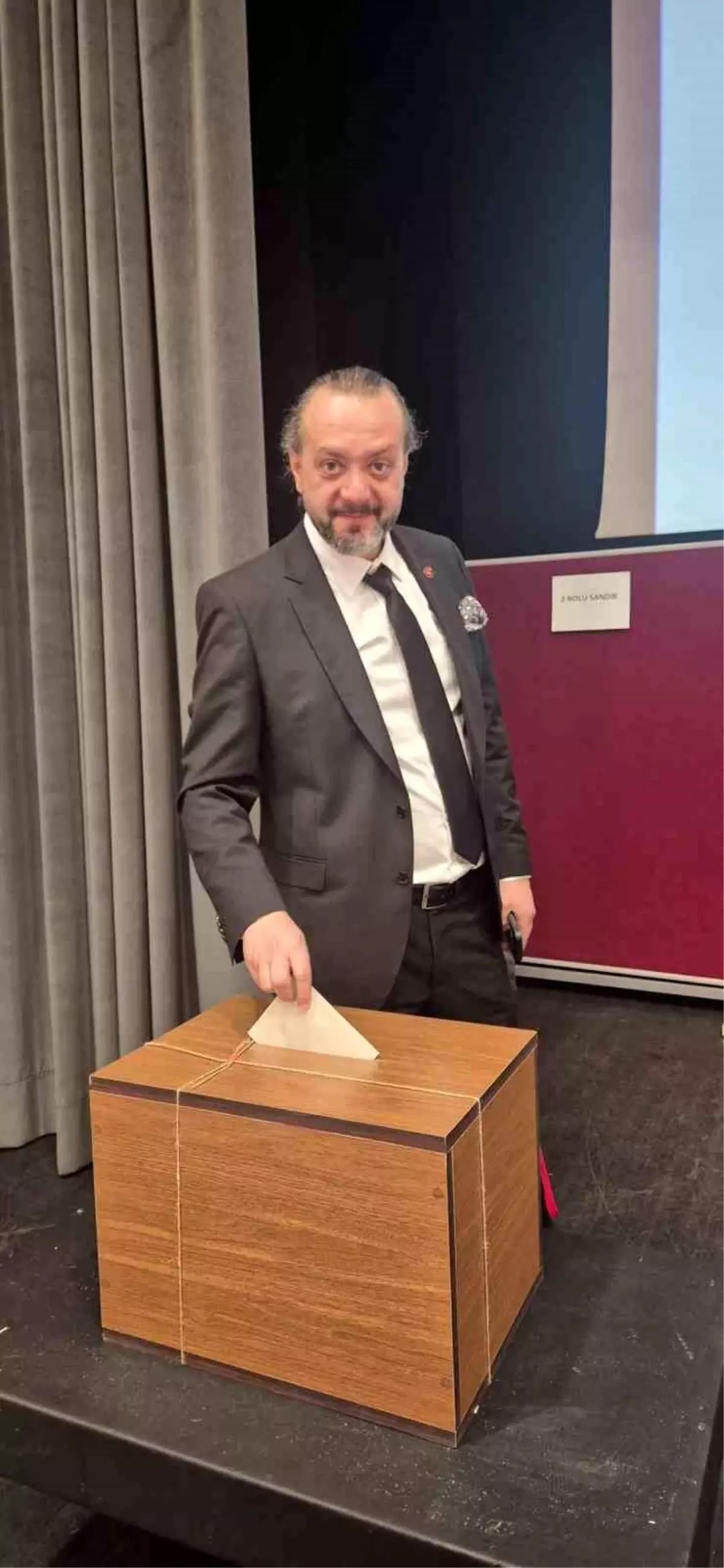 Ersen Küçük, Trabzon Gazeteciler Cemiyeti Başkanlığına Yeniden Seçildi